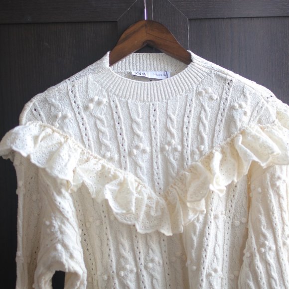 NWT Ruffled Knit Sweater. - Picture 4 of 11